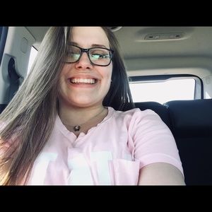 Meet your Posher, Alexis